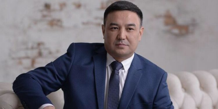 Лейлектин акими Алмазбек Рахманкулов шайлоого аралашканы үчүн кызматынан четтетилди