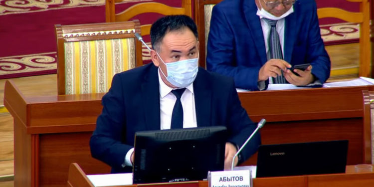 Алмас Абытов президенттин жана Министрлер кабинетинин парламенттеги өкүлү болуп дайындалды