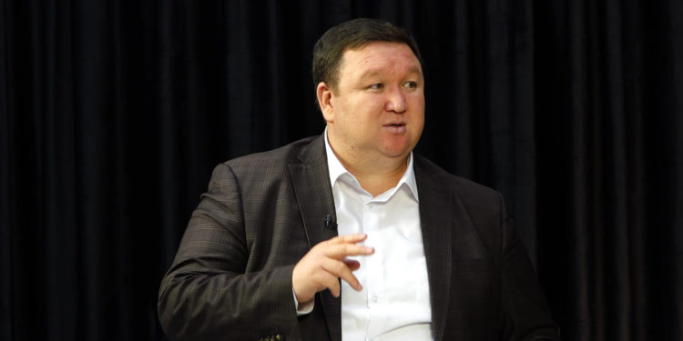 Мирлан Жеенчороев: «Бүгүнкү күндө Бабанов бизнесине, ден соолугуна байланышкан маселелер менен алек»