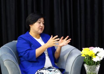 Клара Сооронкулова: «Ушунчалык алсыз, «чимкирик» депутаттарды көрө элек элем»