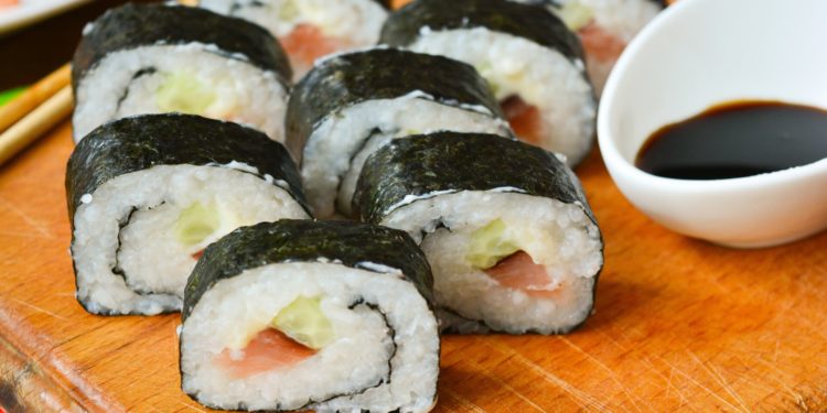 Массалык уулануу. Ооруканага кайрылгандардын саны 318 адамга жетти