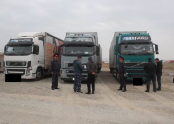 Баткенде аткезчилик жолу менен ташылып бара жаткан жүктөр аныкталды (сүрөт)