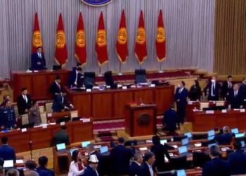 Жогорку Кеңешке президент Садыр Жапаров келди