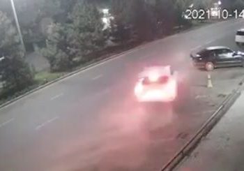 Бишкекте Лексустун айдоочусу жөө жүргүнчүнү сүзүп кеткен. 44 жаштагы жаран мүрт кетти