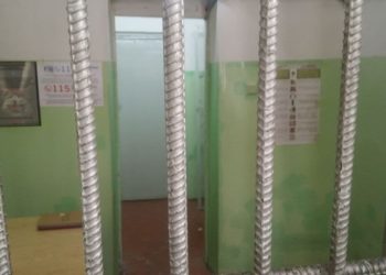 Кыйноолорду алдын алуу борборунун кызматкерлерин Ош ШИИБдин убактылуу кармоочу жайына киргизбей коюшкан