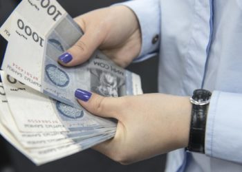 Министрлер кабинети коррупция тууралуу билдирген адамга сый акы төлөөнүн тартибин бекитти