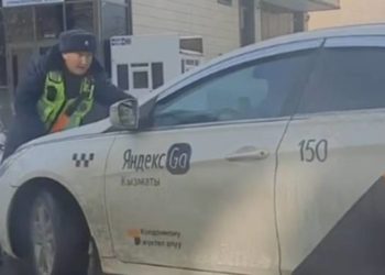 Бишкекте инспекторду сүйрөп кеткен таксист камакка алынды