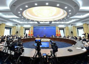 Садыр Жапаров элди бактысыздыкка эмне түртөрүн айтты