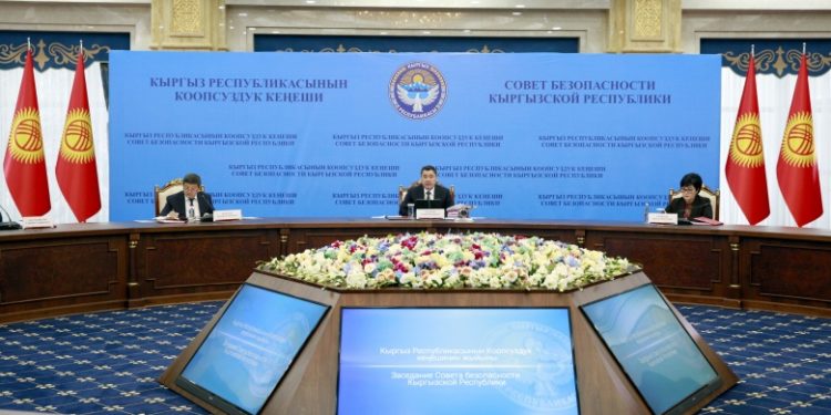 Садыр Жапаров: «Айрым кызмат адамдары өлкөдө кардиналдуу өзгөрүүлөр болгонун түшүнүшкөн жок»