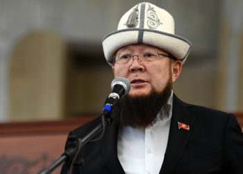 Парламенттик шайлоо. Депутат кызматтан алынган ОшМУнун ректоруна болушту