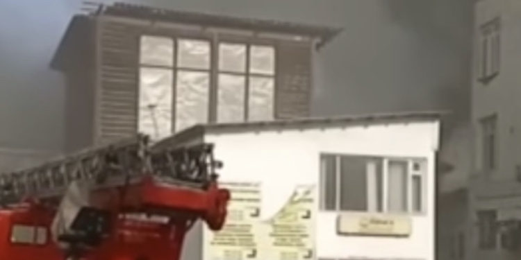 Бишкектеги пластик чыгаруучу заводдо өрт чыкты (видео)