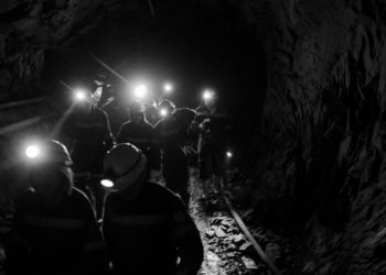 Казакстанда каза болгон шахтерлордун үй-бүлөлөрүнө 10 жылдык маяна төлөнөт