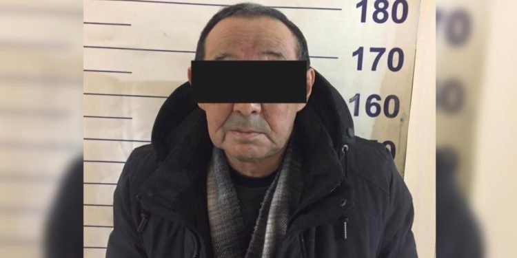 Бишкекте таксистке бычак сайды делип 62 жаштагы киши кармалды