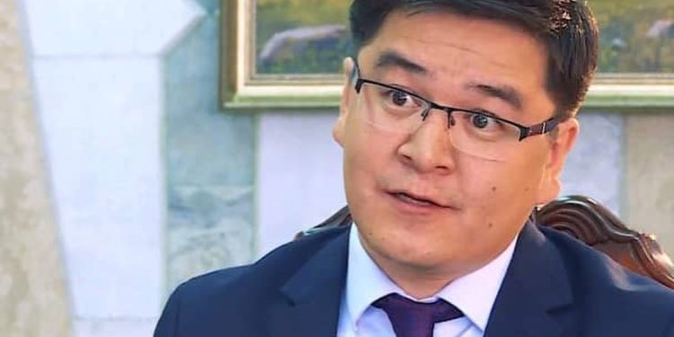 Али Токтакунов: «Булар таң атканча ар кандай сүрөттү тартып, добуштарды ар кандай кылып өзгөртүп атат»