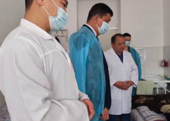 Бишкекте автобустун жол кырсыкка кабылышы. Ооруканада 4 адам дарыланып жатат