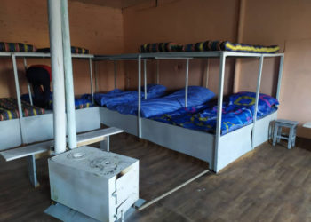 Бишкекте үй-жайсыздар үчүн убактылуу баш калкалоочу жайлар ачылды