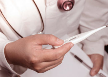 Бишкекте балдар арасында сасык тумоо жана пневмония оорусу күч алууда