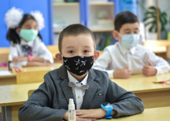 Бишкектеги мектептер шайлоо алдында аралыктан окууга өттүбү? Мэриянын жообу