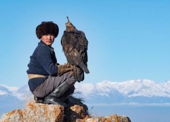 Netflix компаниясы Кыргызстанда салбуурун боюнча тасма тартты