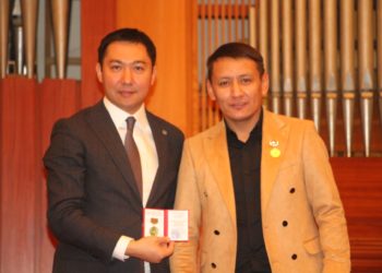 Мирбек Иманбеков «Маданияттын мыкты кызматкери» төш белгиси менен сыйланды (видео)