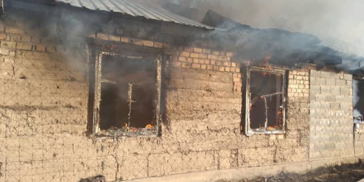 Чүйдө үй толугу менен күйүп кетти