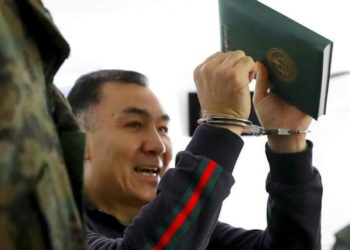 Парламенттик шайлоо. Равшан Жээнбековдун адвокаты ага дебатка барууга уруксат берүүнү суранды