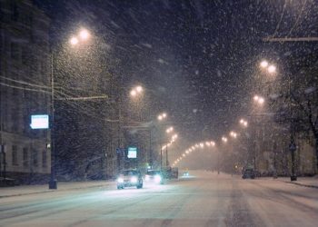 «Суу кар жаап, жолдор тайгалак болот». Кыргызстанда аба ырайынын кескин өзгөрүшү күтүлөт