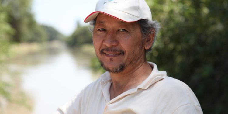 Эрнест Абдыжапаров 10 чыгармасын аукционго коёт