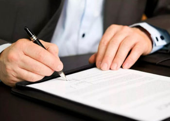 Министрлик жана ведомстволордун статс-катчыларын ээлеген кызматынан бошотуу жөнүндө чечимге кол коюлду