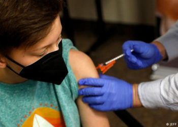 АКШда коронавируска каршы балдарды беш жашынан тартып эмдей башташты