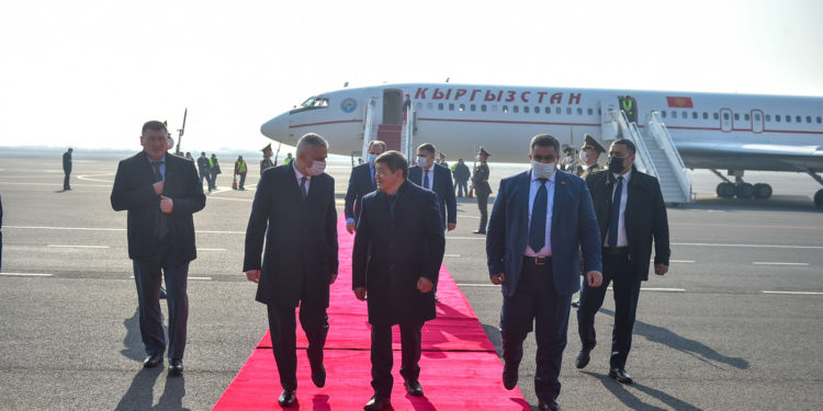 Министрлер кабинетинин төрагасы Акылбек Жапаров Арменияга барды. Аны кимдер тосуп алды?