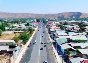 Сузакта оор жүк ташуучу унаа оодарылып, 15 жаштагы кызды басып калды