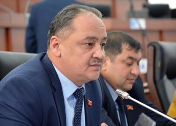 Өзгөн шаарынын мэрине сөгүш берилди. Ал тил жөнүндө мыйзамды бузган