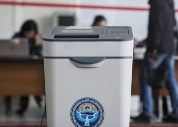 Кол менен эсептелген протоколдордун 20 пайызы гана саналып бүттү. Саат 10:00гө карата шайлоонун алдын ала жыйынтыгы