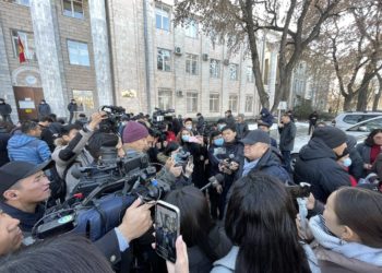 Өмүрбек Текебаев: «Туруктуулукту камсыз кылуу үчүн кайра шайлоо керек»