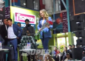 Валентина Шевченкого калпакчан күйөрманы каалоо-тилегин айтып, гүл сунду (видео)