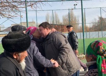 Мирлан Жеенчороев, №1: «Парламентте адилеттик, чындык үчүн күрөшүүгө даярбыз»