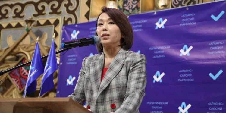 Чынар Капарова: “Элди сурантпай, элден сурап иш кыла турган заман эбак келген”