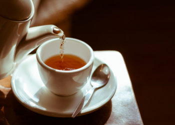 Эмне үчүн чайды ысык ичүүгө болбойт? Дарыгердин жообу