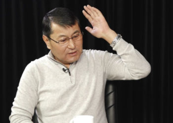 Мелис Мырзакматов: «Шайлоонун жыйынтыгы бурмаланып жатат. Биз мындай жыйынтыкка каршыбыз»