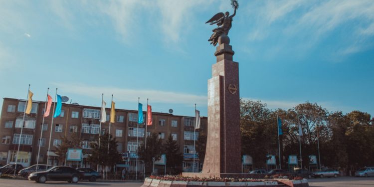 Баткенде капиталдык курулуш башкармалыгынын кызматкерлери мамлекетке 12 миллион сом зыян келтиришкен