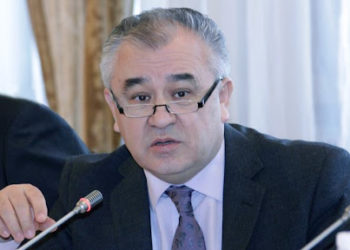 «Өзүм билемдикке, коррупцияга, диктатурага алып келет». Өмүрбек Текебаев Эдил Байсаловго жооп берди