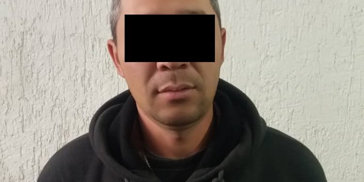 Ысык-Көлдө 31 жаштагы тургундун үйүнөн баңгизат жана курал-жарак табылды