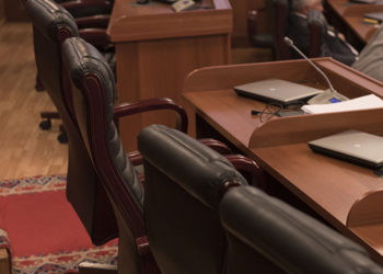 «Кетерге бир жума калганда». Парламентте вице-спикер шайлоо маселеси көтөрүлдү