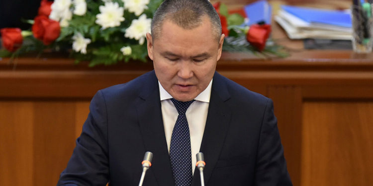 Кол тийбестиктен ажыратуу. Депутаттарга «жыйынга келбегиле» деген команда берилдиби?