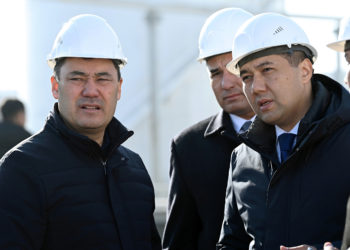 «Манас» аэропорту менен «Кыргыз темир жолу» ишканасы канча киреше тапты? Президент айтып берди