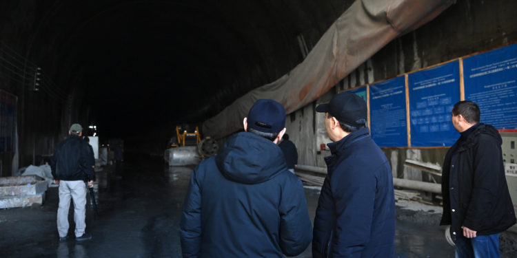 Көк-Арт ашуусу аркылуу өтүүчү туннелдин курулушу бүткөнү калды