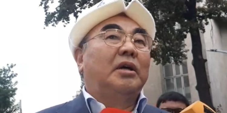 Мурдагы президент Аскар Акаевдин Кыргызстанга келишинин себеби маалым болду