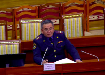 Текебаевге кол салуу. УКМК менен прокуратура парламентке маалымат берүү үчүн келген жок