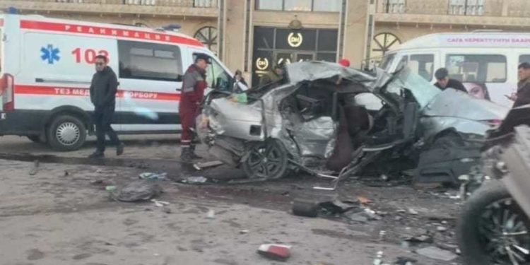 Бишкектеги 3 унаанын катышуусундагы жол кырсыкта 1 адам көз жумуп, экөө жараат алды